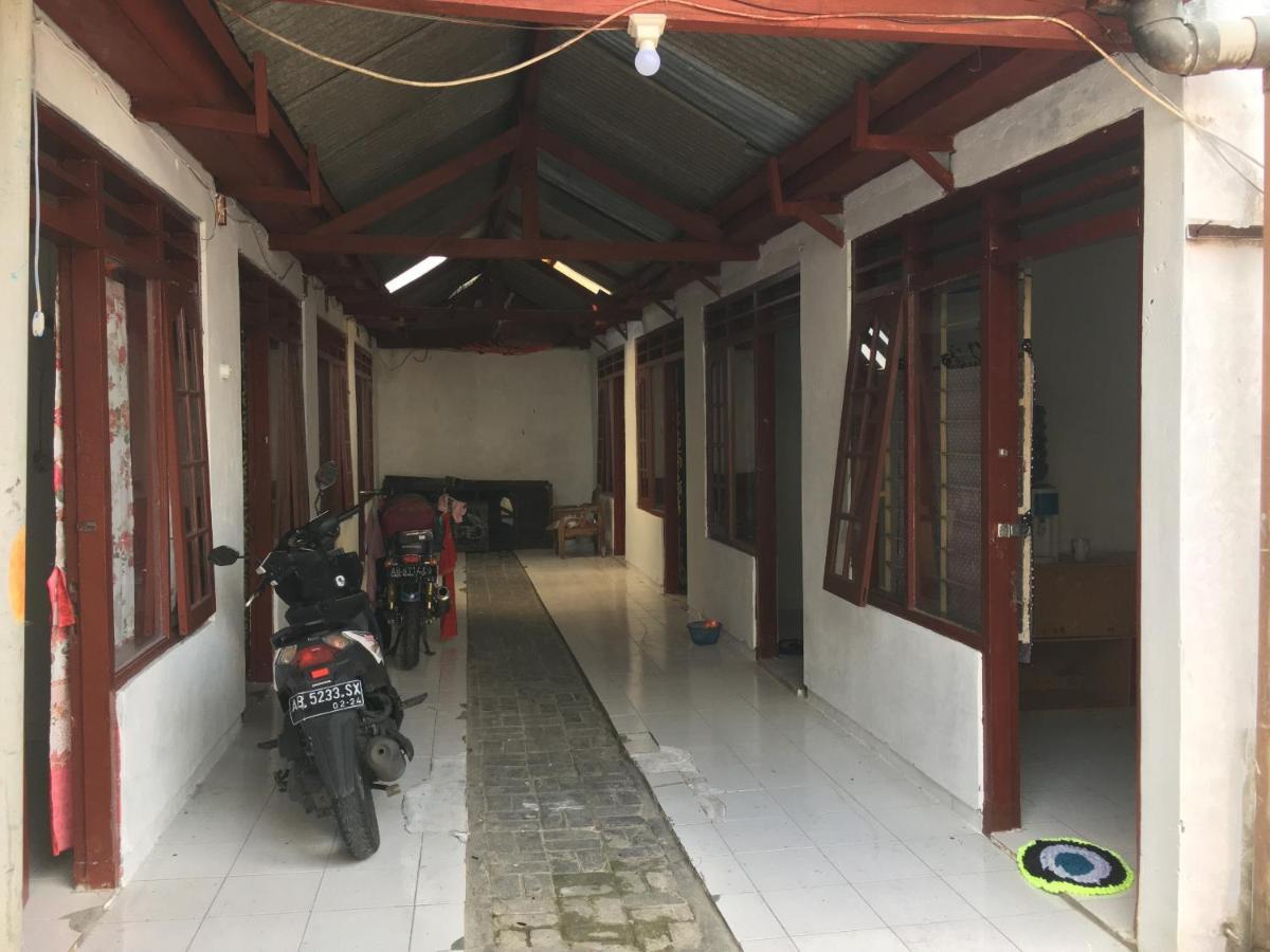 Tambak Bayan Guesthouse Kejayan Buitenkant foto